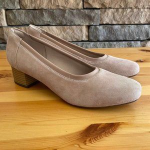Clarks Women's  Suede shoes Size 11M